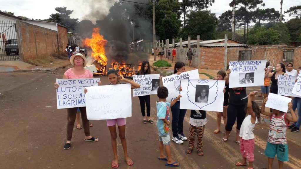 Justiça! Protesto é realizado após morte de criança de sete anos no Melissa