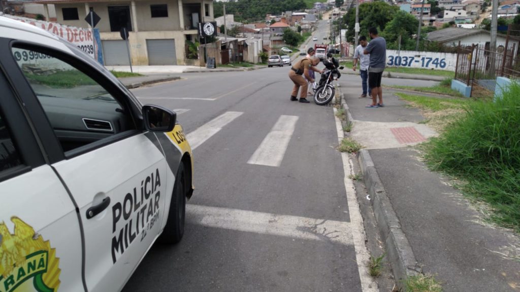 Criança é socorrida em estado grave após ser atropelada por moto na RMC
