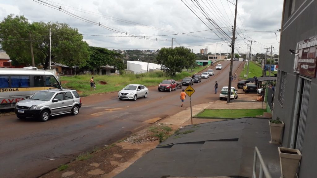 Protesto: acesso do Brasmadeira, ao lado do viaduto, é bloqueado