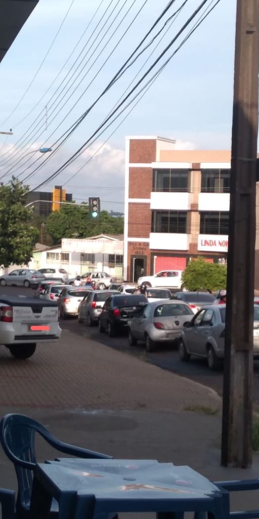 Protesto na Av. Piquiri provoca engarrafamentos nas regiões Leste e Norte de Cascavel
