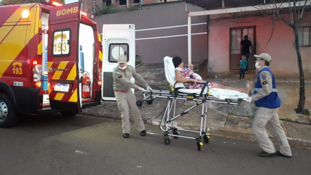 Gestante de 8 meses é socorrida pelo Siate após sofrer queda no Bairro Morumbi