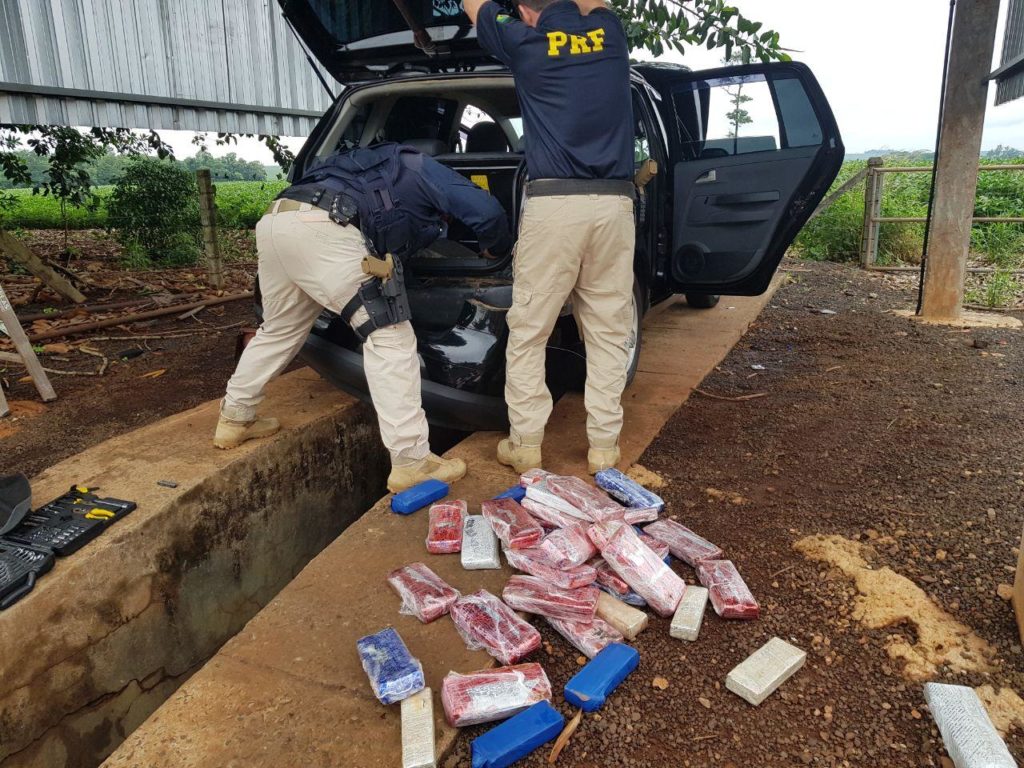 PRF prende traficante gaúcho acompanhado da esposa grávida e do filho de 4 anos