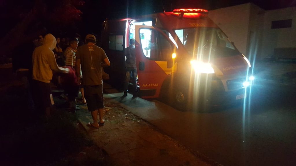 Batida entre moto e bicicleta deixa jovem e criança feridos no Claudete