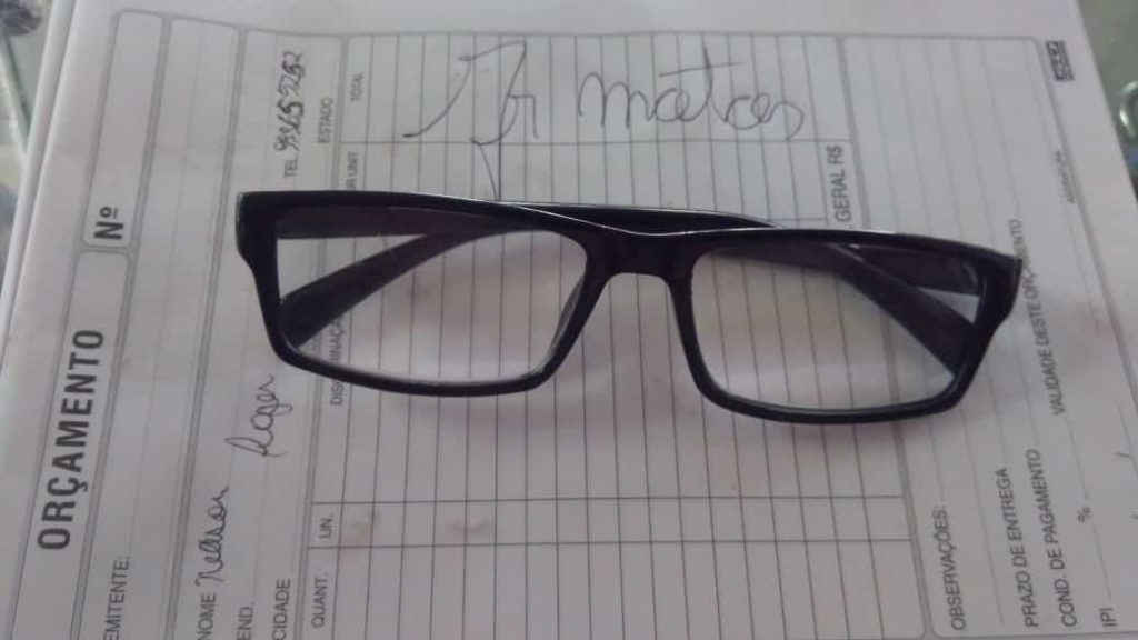 Óculos de grau é encontrado na Rua Manaus