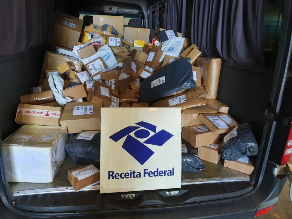 Receita Federal realiza apreensão de mercadorias nos Correios de Cascavel
