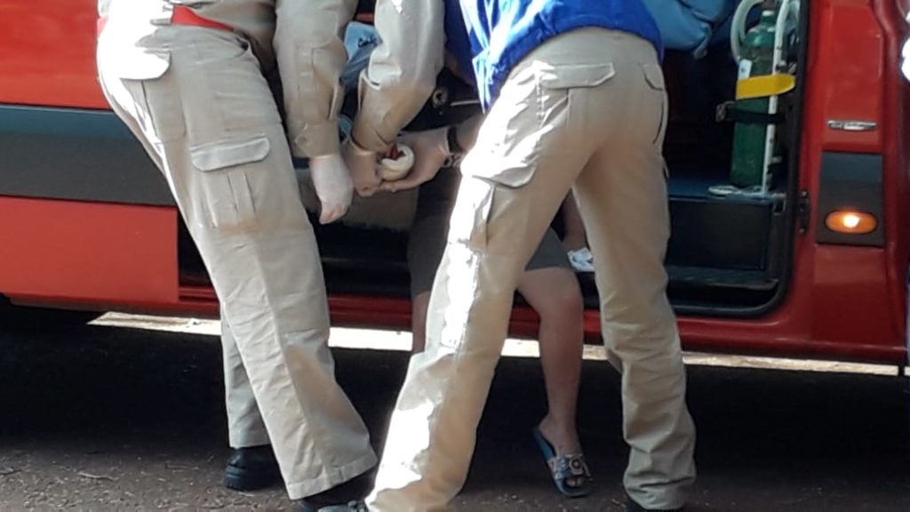 Garoto de sete anos é socorrido após se cortar com vidro no Bairro Claudete