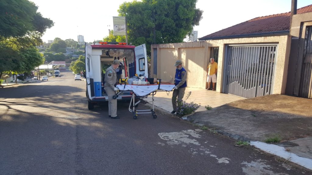 Mulher sofre queda de um metro e meio no Bairro Ciro Nardi