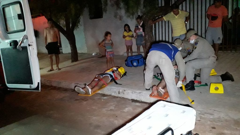 Adolescentes são atropeladas por moto no Julieta Bueno