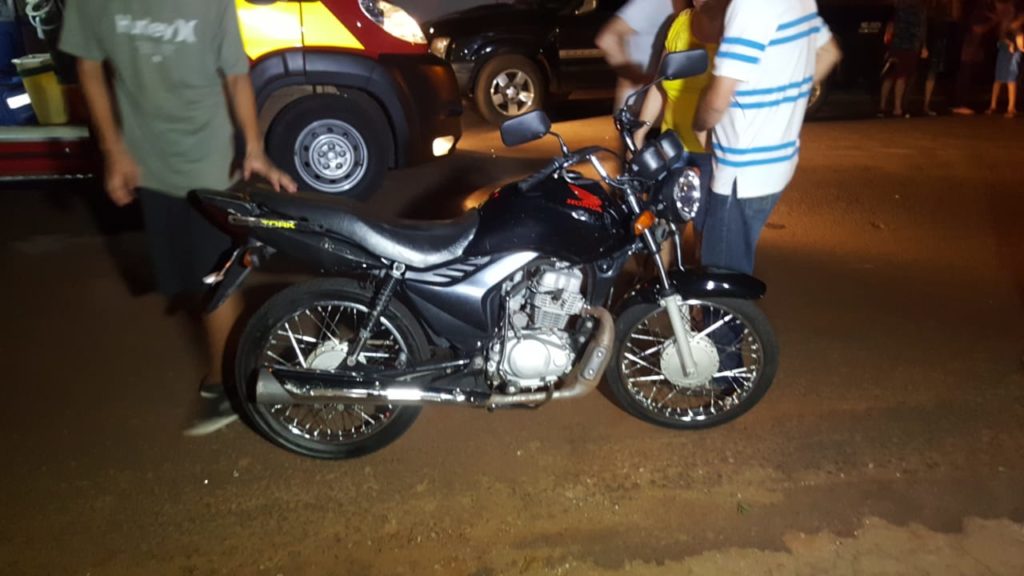 Motociclista atinge veículo Strada no Bairro Alto Alegre