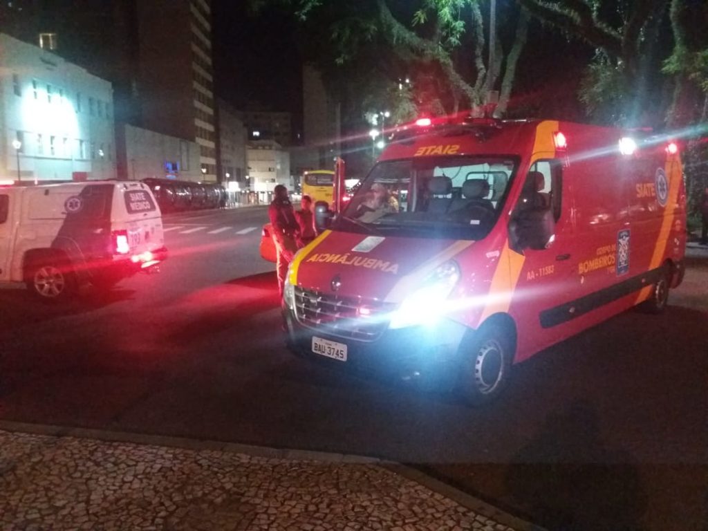 Homem é esfaqueado no Centro de Curitiba e fica em estado grave