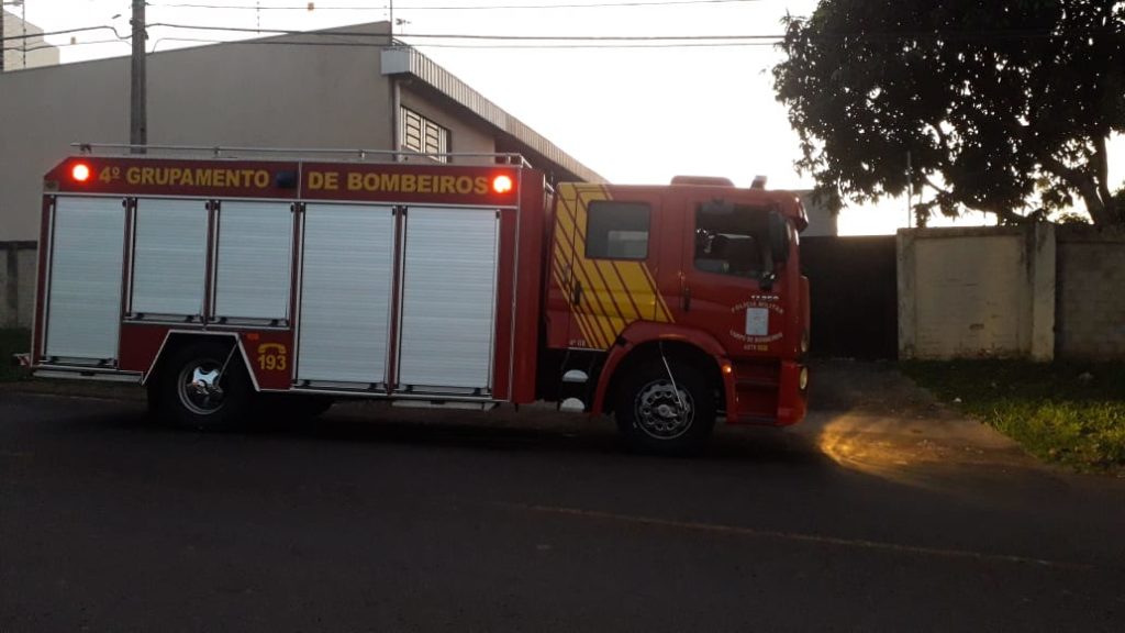 Suposto incêndio a residência mobiliza Bombeiros a Av. Piquiri