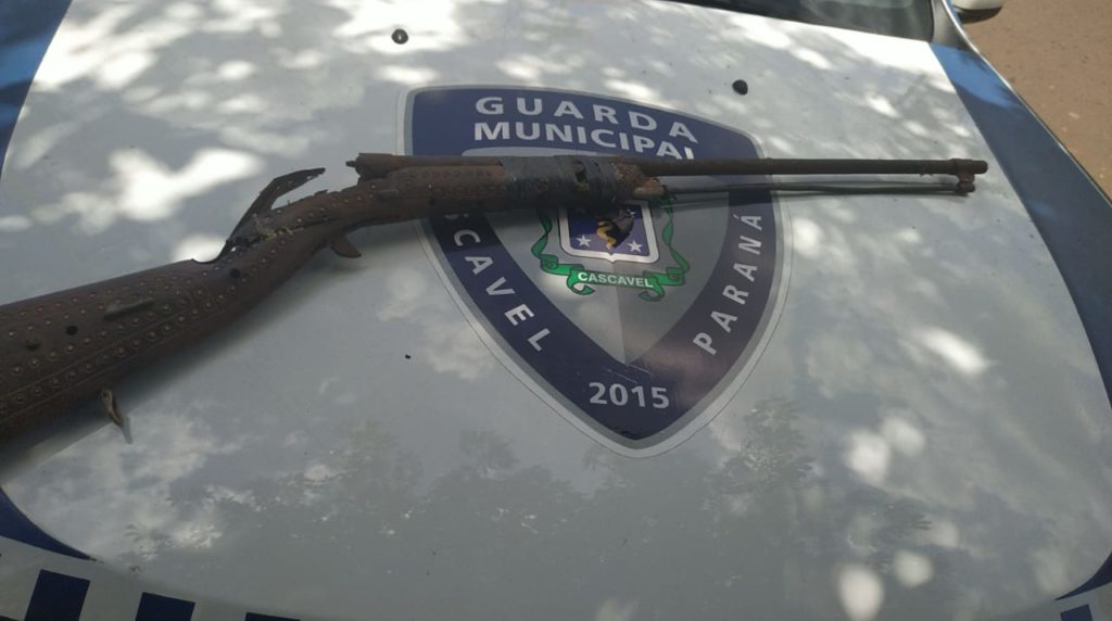 Arma é apreendida pela Guarda Municipal