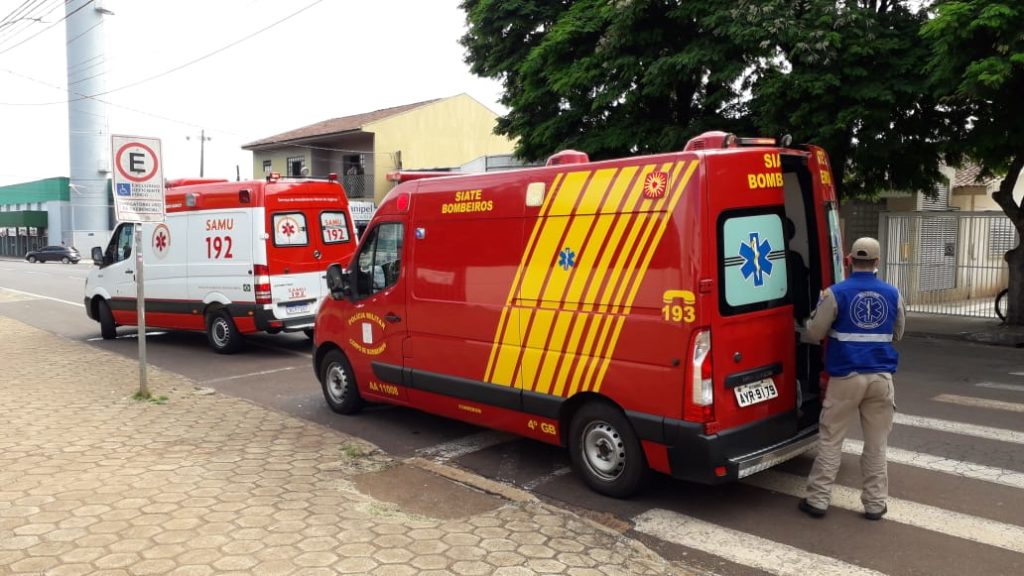 Mulher sofre queda após passar mal na Rua Francisco Bartinik