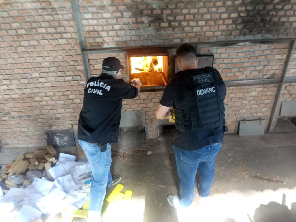 Polícia Civil incinera mais de 100 kg de entorpecentes em Pato Branco