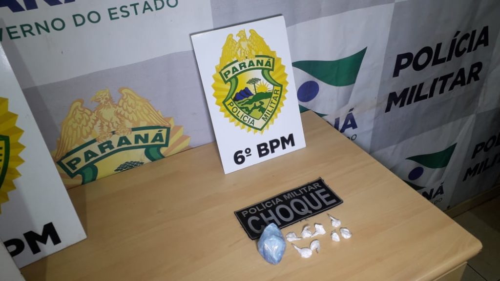 Indivíduo é detido pelo Choque com porções de cocaína no Bairro Parque Verde