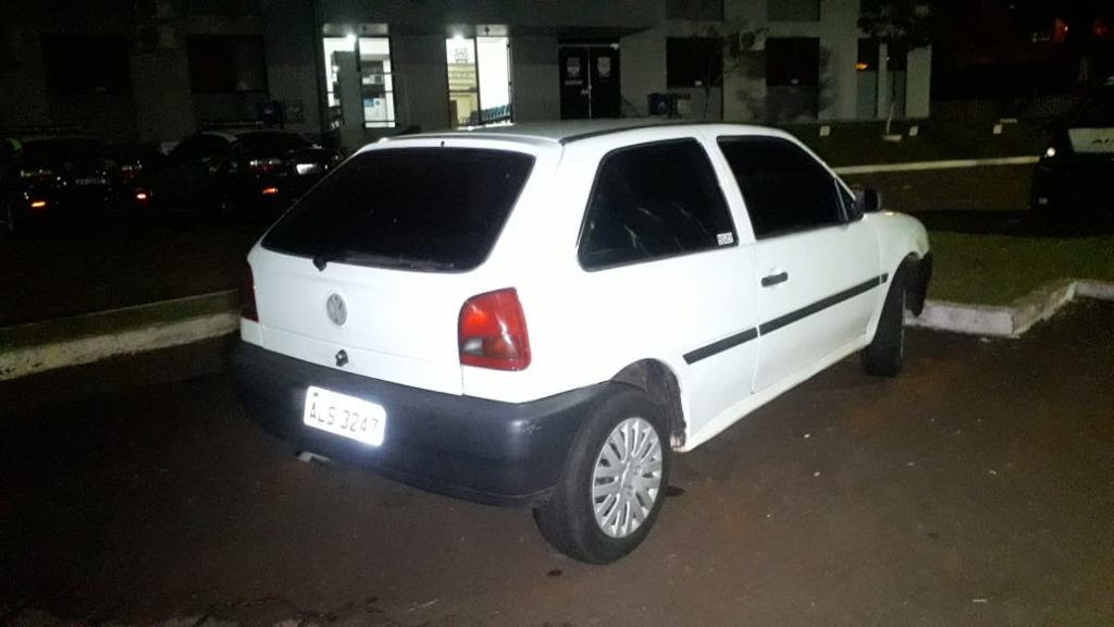 Gol furtado é encontrado abandonado no Bairro Novo Milênio