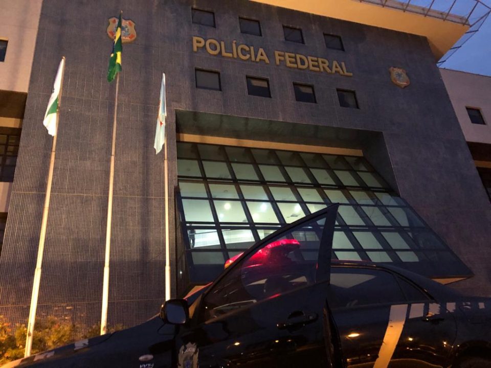 PF faz operação em Curitiba e outras 4 cidades contra grupo suspeito de fraudar licitações
