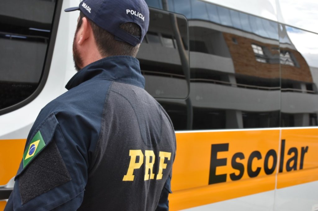Na volta às aulas, PRF orienta prefeituras sobre fiscalização do transporte escolar