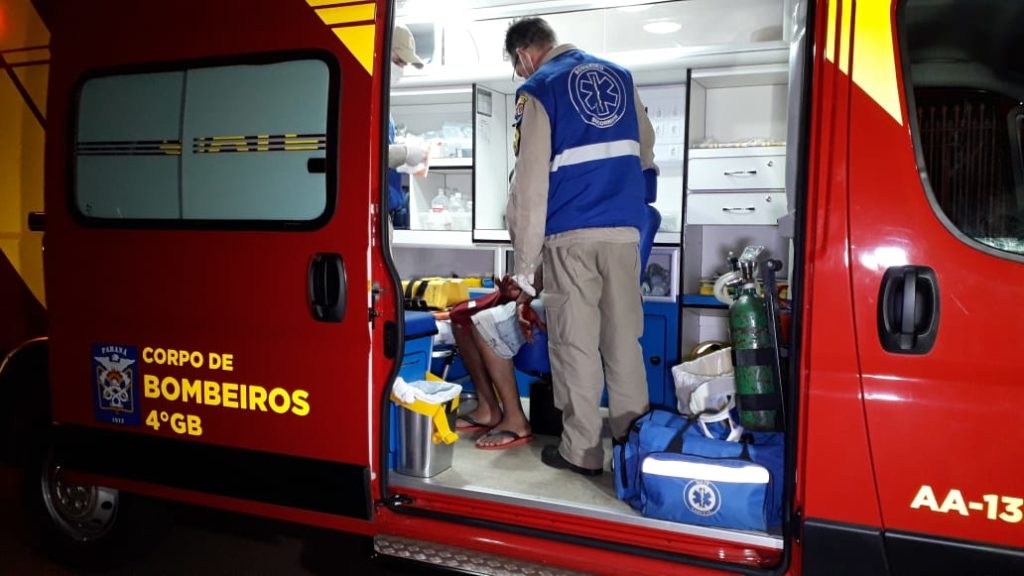 Homem é ferido no braço por golpe de faca no Centro de Cascavel; agressor foi detido