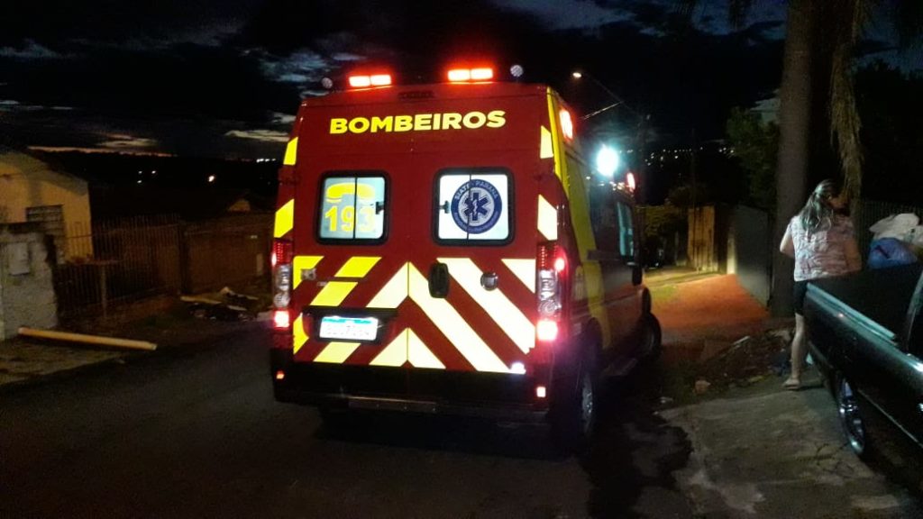 Jovem tem mão atingida por bateria automotiva no Jardim Nova Cidade