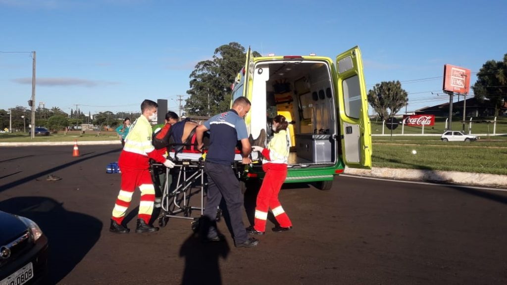 Motociclista fica ferido em acidente de trânsito, no Trevo da Portal