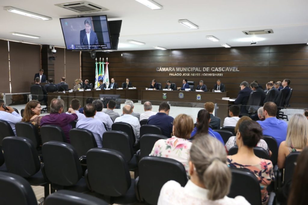 Câmara realiza primeira sessão de 2020 com balanço do governo nos últimos anos