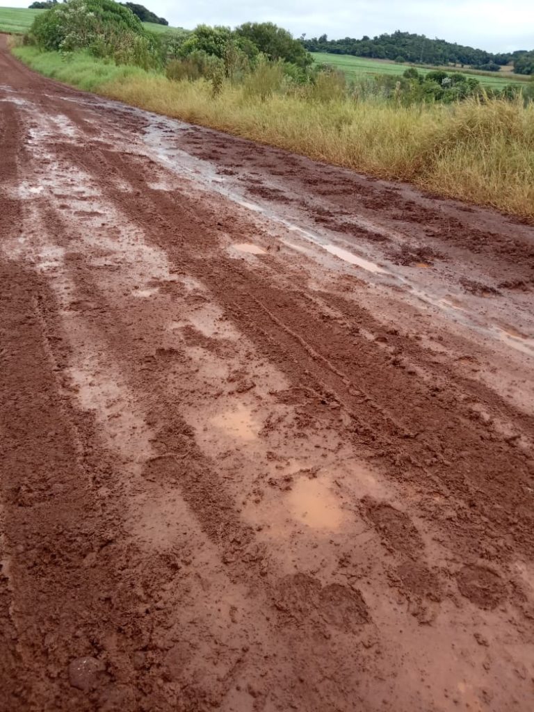 Morador da área rural cobra por melhorias na estrada Rio da Paz