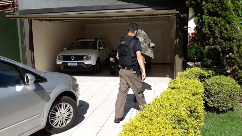 Policial preso pela Corregedoria em Toledo é trazido à Cascavel