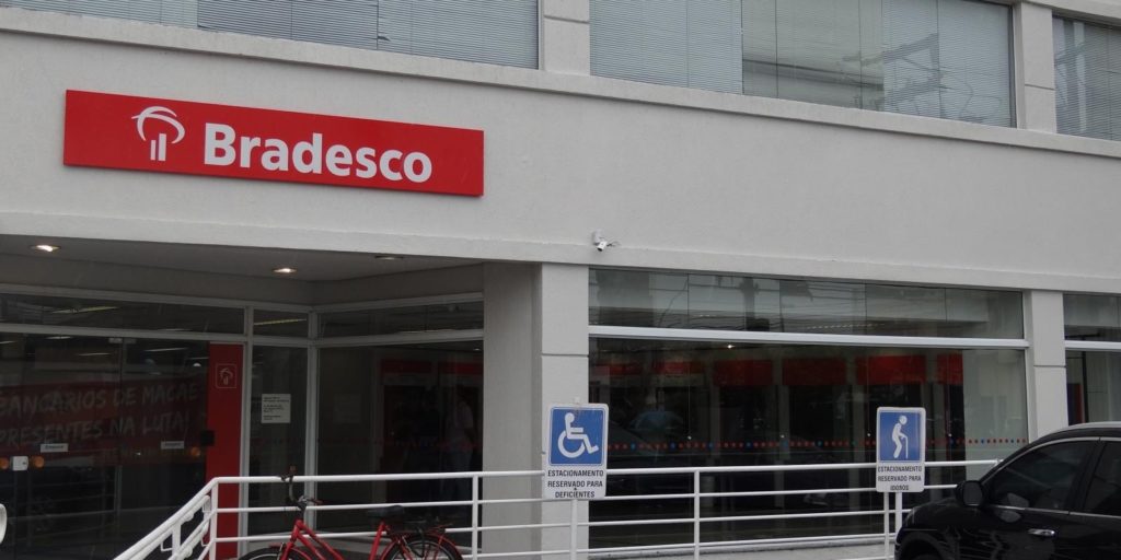 Cliente paga dívida com o Bradesco, mas oito dias depois tem o nome negativado; ele será indenizado em R$ 4 mil Cliente paga dívida com o Bradesco, mas oito dias depois tem o nome negativado; ele será indenizado em R$ 4 mil