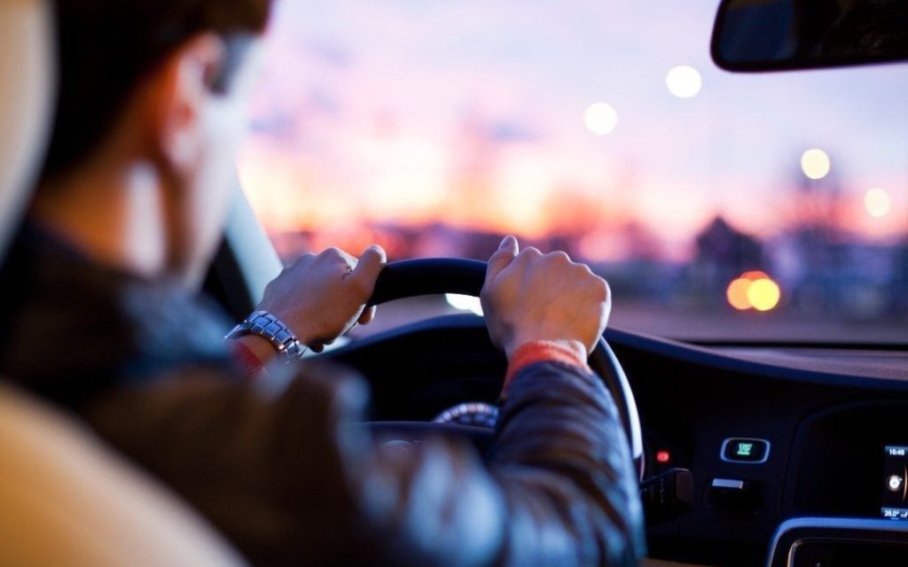 Projeto concede a motoristas e motociclistas de aplicativos isenção do IPI na compra de veículos