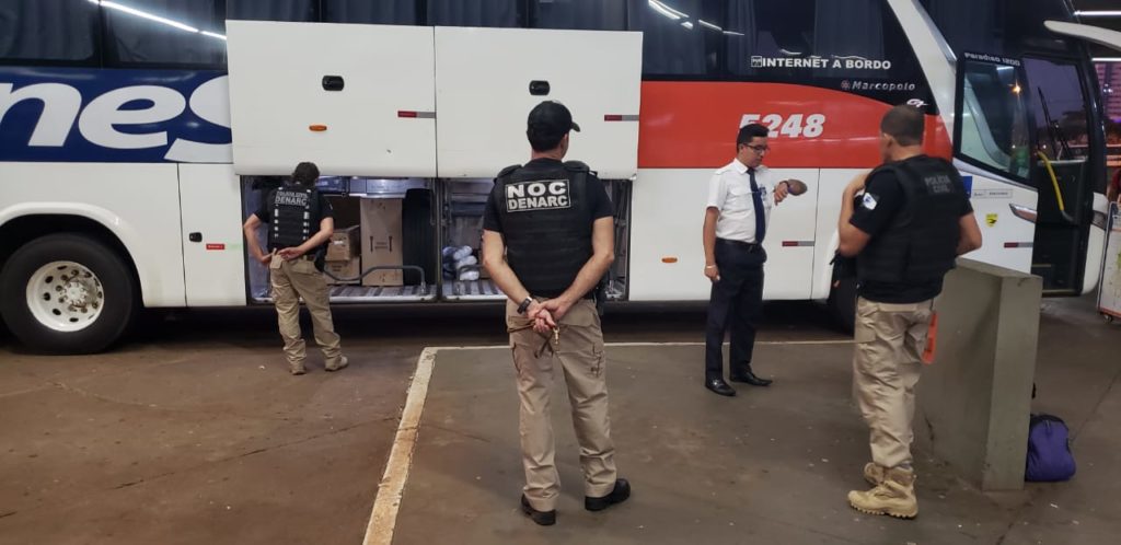 Polícia Civil faz ação fiscalizatória na Rodoviária de Cascavel