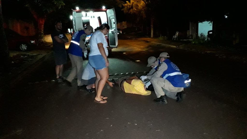 Motociclista sofre queda no Bairro Canadá e é socorrido pelo Siate