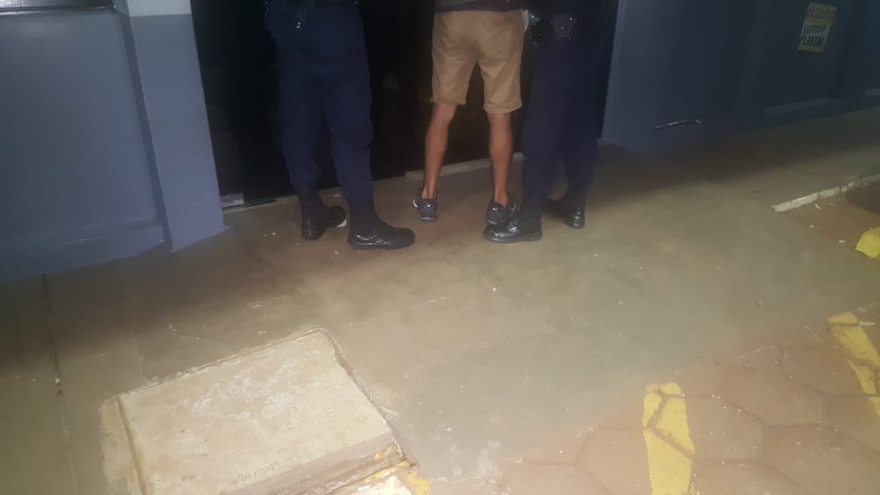 GM prende homem em flagrante por tentativa de furto em veículo no Santo Onofre Imagem referente a GM prende homem em flagrante por tentativa de furto em veículo no Santo Onofre