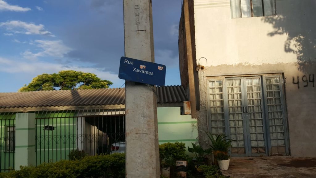 Mulher de 26 anos sofre queda de moto no Santa Cruz