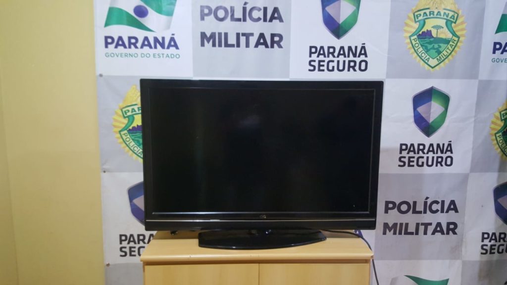 Ao avistar viatura da PM, homem abandona TV em carriola e foge no Parque São Paulo