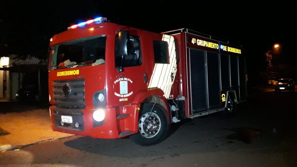 Bombeiros são mobilizados em suposto incêndio a residência no Alvorada