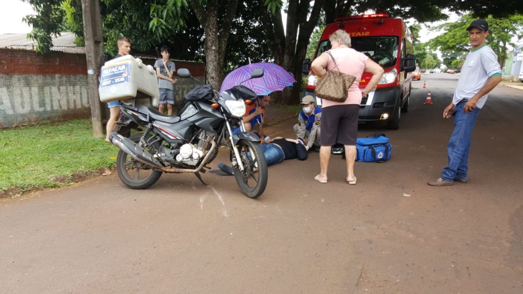 Colisão de trânsito no São Cristóvão deixa motociclista ferido