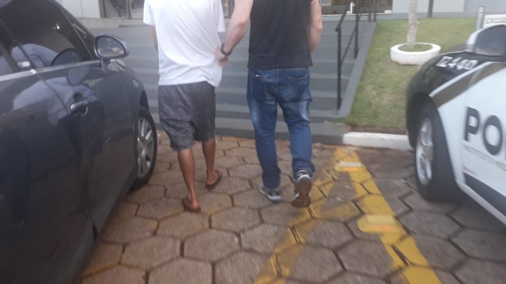 Homem é preso pelo GDE com objetos sem procedência