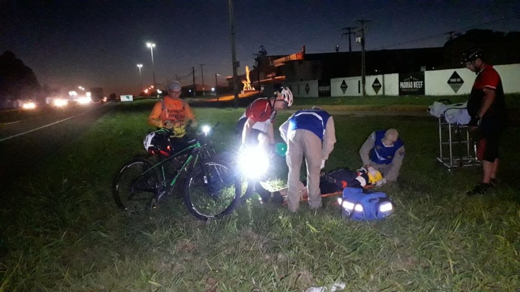Ciclista fica ferido ao sofrer queda no Bairro Santos Dumont