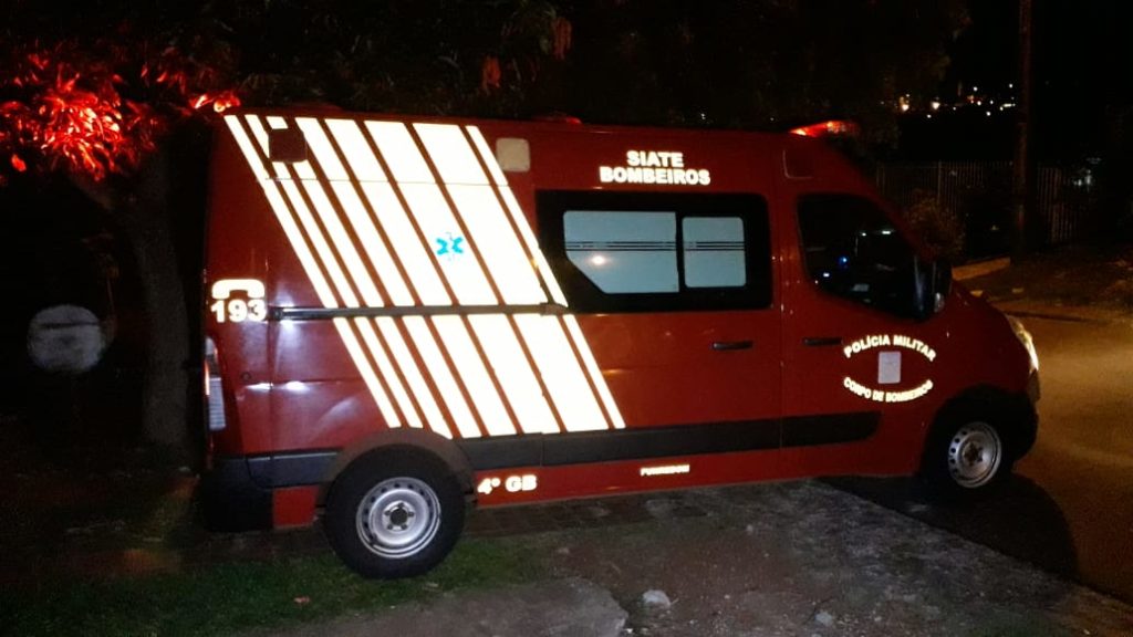 Menina fratura o antebraço ao sofrer queda no Santa Cruz