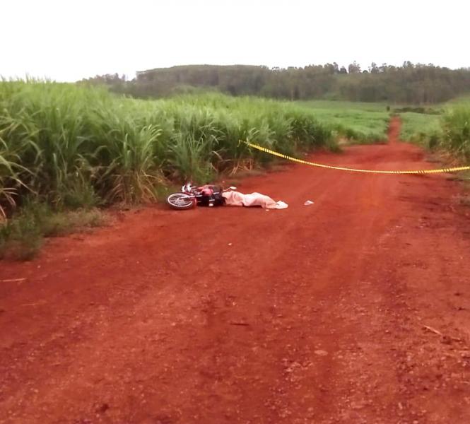 Motociclista morre atropelado por caminhão em São Pedro do Ivaí