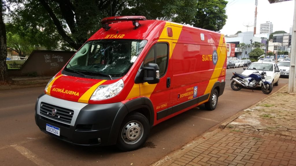 Acidente entre carro e moto é registrado no Centro de Cascavel