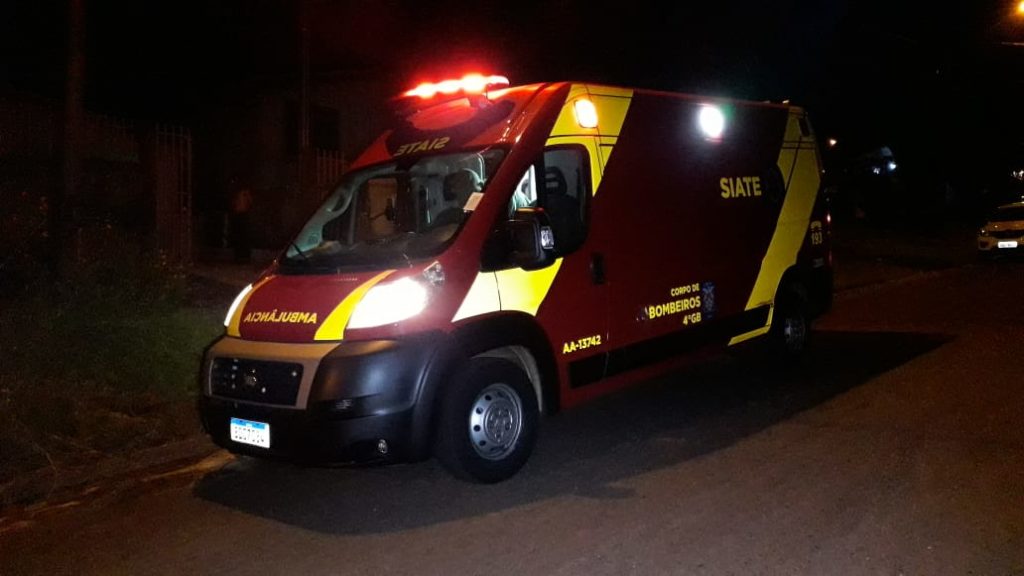 Idosa tem suspeita de fratura ao sofrer queda no Bairro Neva