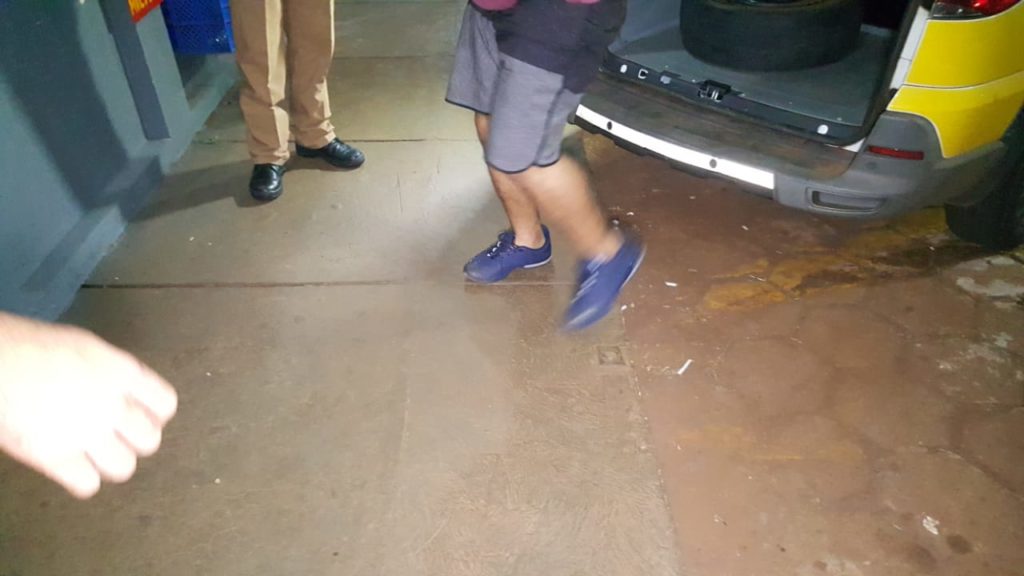 Homem é detido acusado de roubo no Coqueiral