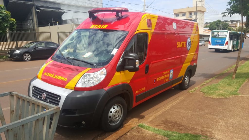 Homem fere o supercílio ao sofrer queda, no Bairro Brasmadeira