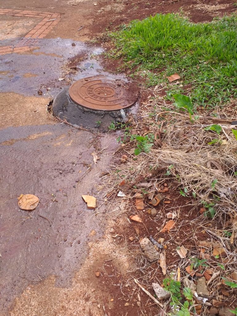 Morador relata vazamento de esgoto no Cascavel Velho