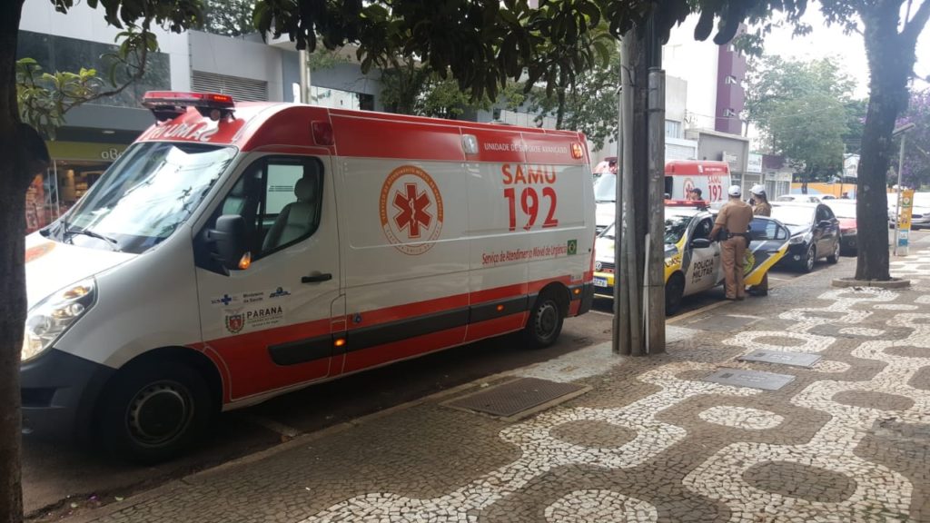 Ambulância do Samu se envolve em acidente na Rua São Paulo