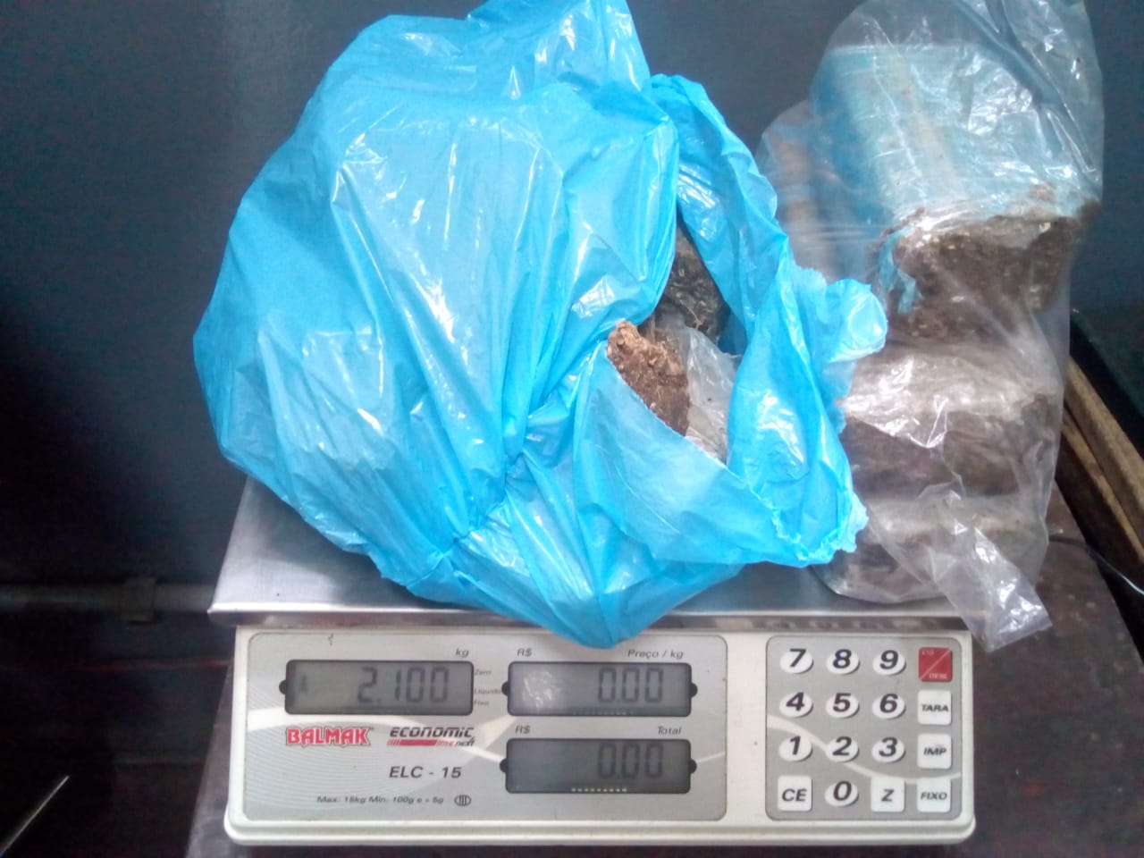 Policiais penais apreendem maconha e cocaína na Colônia Penal Agroindustrial Imagem referente a Policiais penais apreendem maconha e cocaína na Colônia Penal Agroindustrial