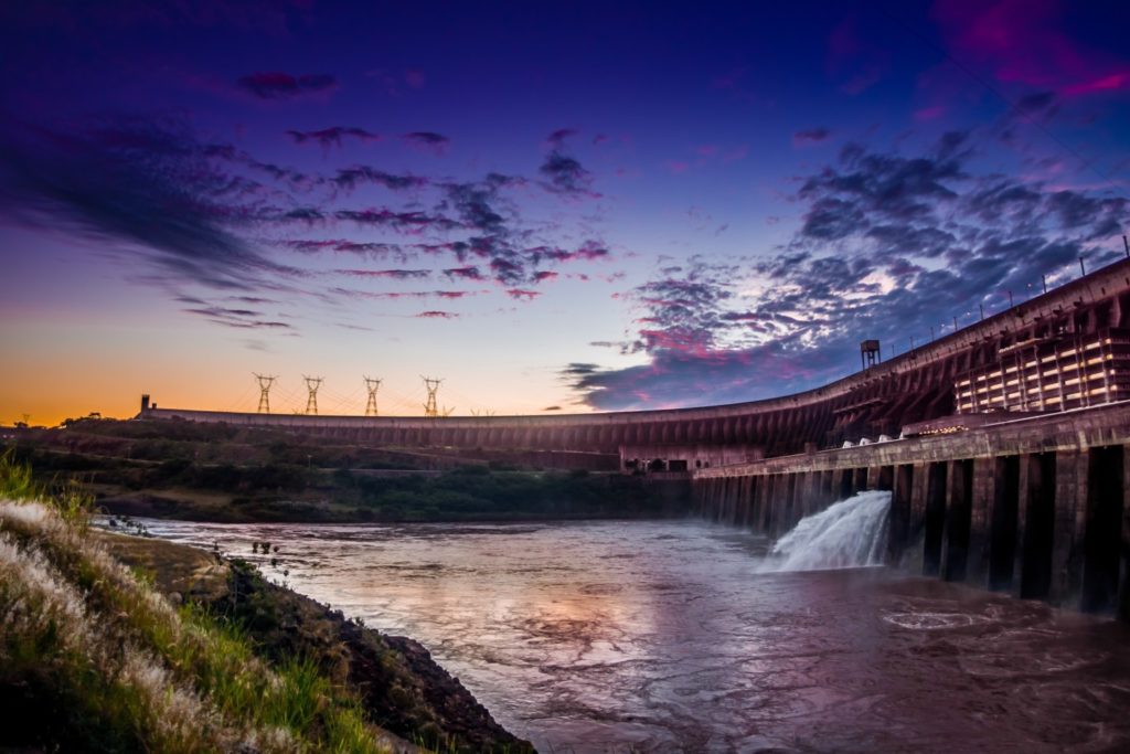 Nova marca: Itaipu produz energia para iluminar o mundo por 43 dias