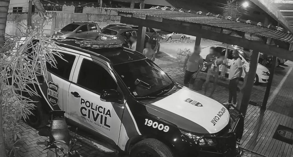 Desesperado, pai procura ajuda para bebê desfalecido em Delegacia do Litoral